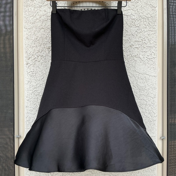 NWOT Lulu’s Compelling Style Black Strapless Mini Dress Medium 2630931 Party - Picture 2 of 9